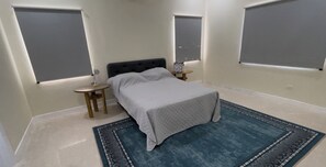 5 bedrooms, iron/ironing board, WiFi, bed sheets