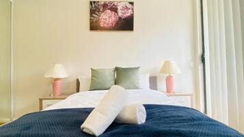 3 bedrooms, iron/ironing board, WiFi, bed sheets