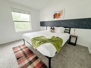 1 bedroom, iron/ironing board, free WiFi, bed sheets - Sleepover : Inviting 1BD/1BA + Gym - Austin TX (Austin)