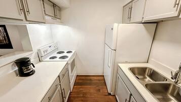 Frigorífic, forn, placa de cuina i rentaplats