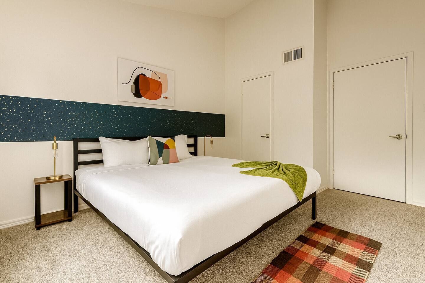 办公桌、熨斗/熨衣板、免费 WiFi、床单