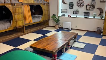 4 bedrooms, WiFi, bed sheets