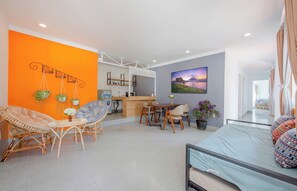 Family Apartment, Lake View | Living area