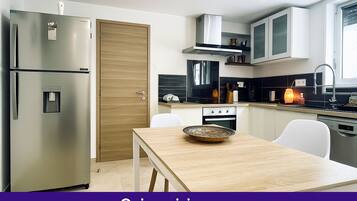 Réfrigérateur, four, plaque de cuisson, lave-vaisselle