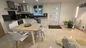 Kühlschrank, Ofen, Herdplatte, Geschirrspüler