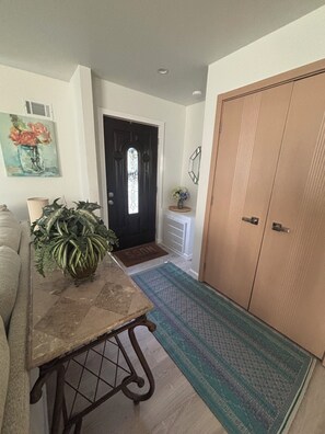 Interior - The Blueberry Farm on 1.5 acres of land, with hot tub and sauna (Pocono Pines)