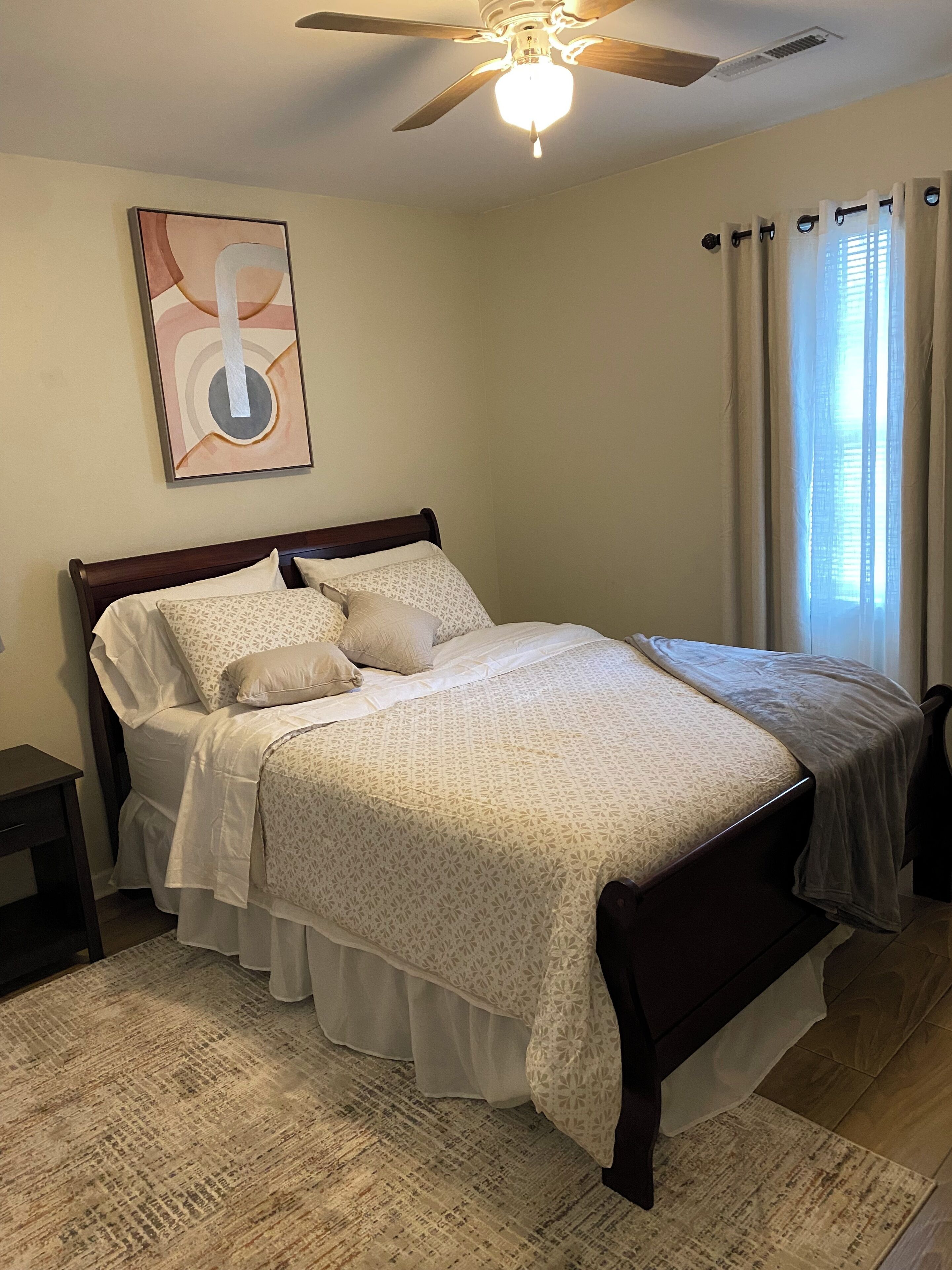 2 多间卧室、熨斗/熨衣板、免费 WiFi、床单