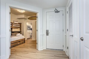 3 chambres, fer et planche à repasser, lit parapluie, Wi-Fi gratuit