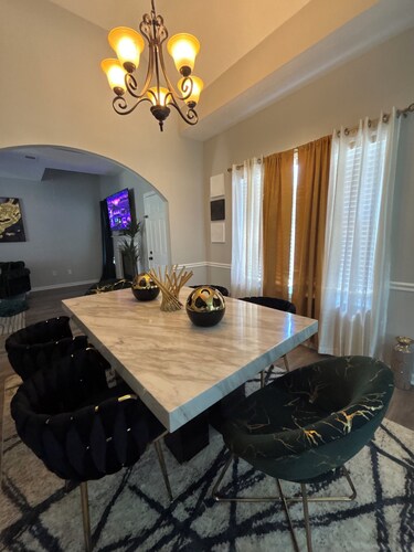 The StayHaus, 
Relax in this stylish home!