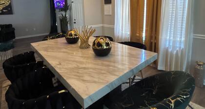 The StayHaus,
Relax in this stylish home!