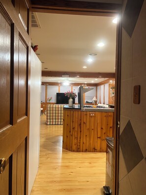 Interior - Charming 1-bedroom cottage in Cherry Valley - within walking distance to parks. (Cherry Valley)