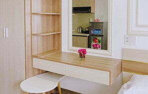 Deluxe Double Room, City View | Desk, free WiFi, bed sheets
