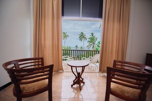 Bureau, chambres insonorisées, fer et planche à repasser, Wi-Fi gratuit