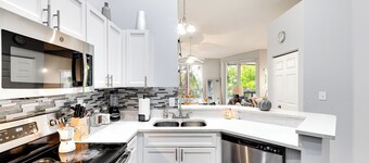 2Bedroom 2Bath Water View Apartment