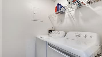 Departamento Confort, vista a la bahía | Tabla de planchar con plancha y wifi gratis