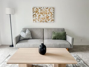 Een smart-tv en een open haard