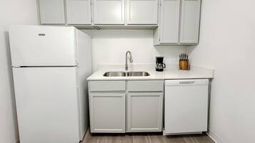 Frigorífic, forn, placa de cuina i rentaplats