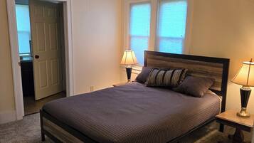 3 habitaciones, escritorio, tabla de planchar con plancha y wifi gratis