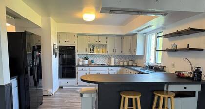 3-bedroom house near stampede grounds, close to river 2 acres