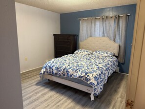 3 chambres, fer et planche à repasser, Wi-Fi gratuit, draps fournis