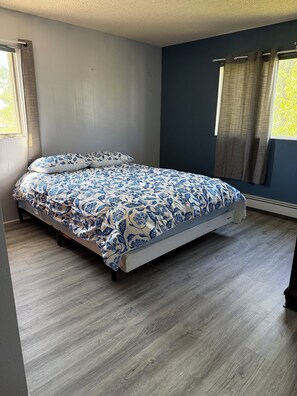 3 chambres, fer et planche à repasser, Wi-Fi, draps fournis