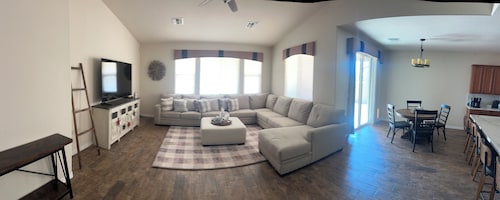 Spacious 4 Bedroom on Golf Course in Mohave Valley. Dove Hunt-Golf + River!!