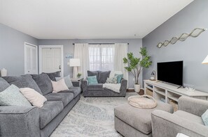 Smart TV, computer monitors