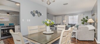 Charming 3-bedroom Pool House with WiFi and AC in Palm Bay