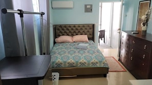 2 chambres, fer et planche à repasser, Wi-Fi, draps fournis