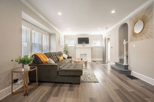 Charming 3-Bedroom Retreat in the Heart of Indianapolis