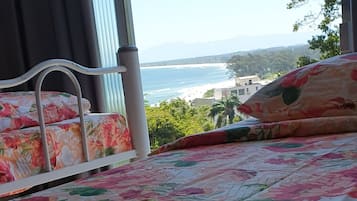 5 bedrooms, WiFi, bed sheets