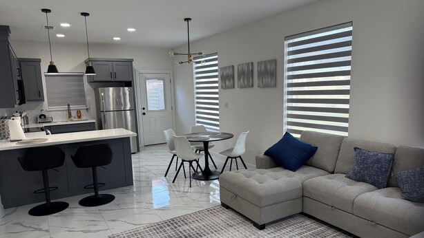 Smart TV -  Brand New, Spacious & Stylish – Your Perfect Getaway Awaits! (Mission)
