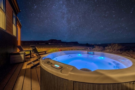 Terrace/patio. Tiny Home w Panoramic Views, Hot Tub, Near Zion