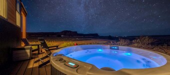 Tiny Home w/Panoramic Views, Hot Tub, Near Zion