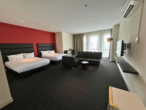 Desk, iron/ironing board, free WiFi - THE ESTELLA HOTEL (Klang)