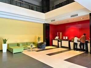 Reception - THE ESTELLA HOTEL (Klang)