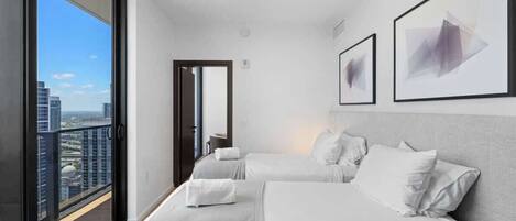 Iron/ironing board, free WiFi, bed sheets