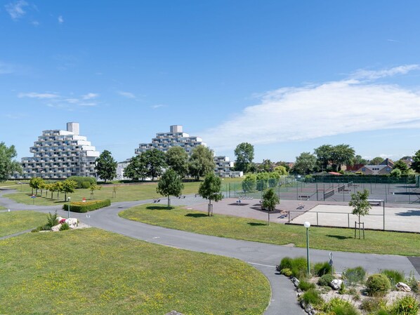 Sports court - Lovely apartment for 4 guests with WIFI, TV, balcony and pets allowed (Bruges)