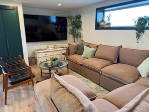 Unclassified image, 5 of 26, button