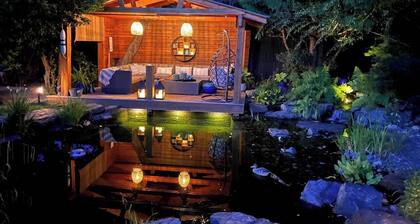 Family Oasis w/Resort Facilities - swim pond, hot tub, deck, dock, ping-pong.