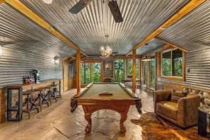 Game room - Bailey Treetop Retreat: Spacious, Hot Tub, Pool Table, Yoga, Family, Views (Bailey)