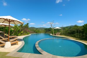 Outdoor pool - Tebola Joglo Villas (Sidemen)