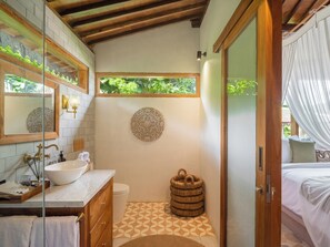 Basic Villa, Balcony, Garden View | Bathroom | Free toiletries, soap, shampoo, toilet paper - Tebola Joglo Villas (Sidemen)