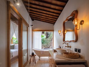 Bathroom - Tebola Joglo Villas (Sidemen)