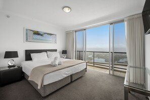 3 bedrooms, iron/ironing board, WiFi