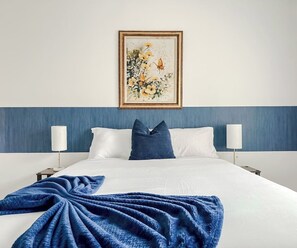 Una scrivania, ferro/asse da stiro, Wi-Fi gratuito, lenzuola