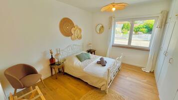 3 slaapkamers, reisbedje, gratis wifi, beddengoed