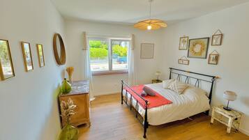 3 slaapkamers, reisbedje, gratis wifi, beddengoed