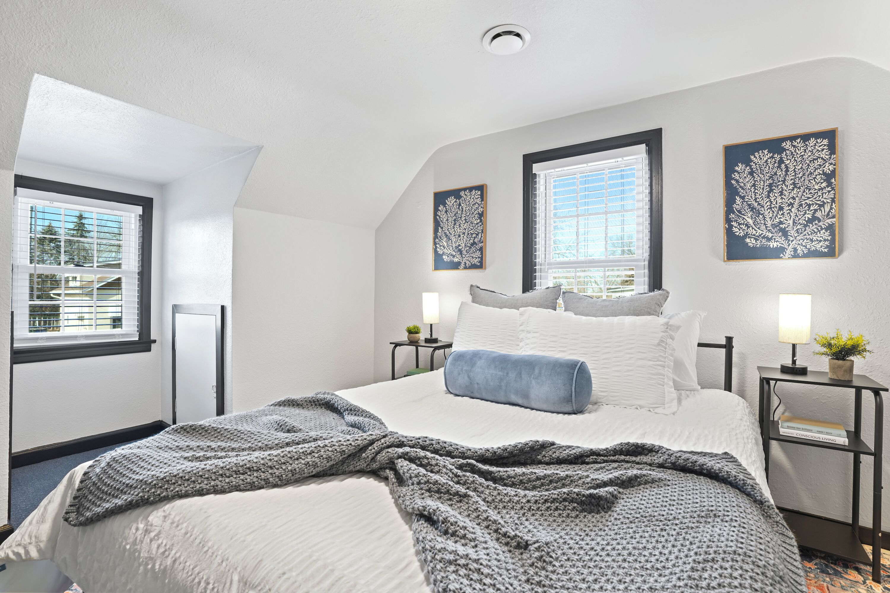 3 dormitoris, escriptori, planxa i posts de planxar i wifi gratuïta 