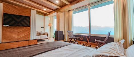 Luxury Room | Free WiFi